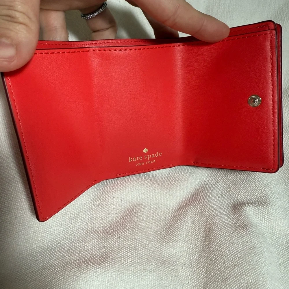 Kate Spade Red Trifold Wallet NWT - Picture 4 of 5